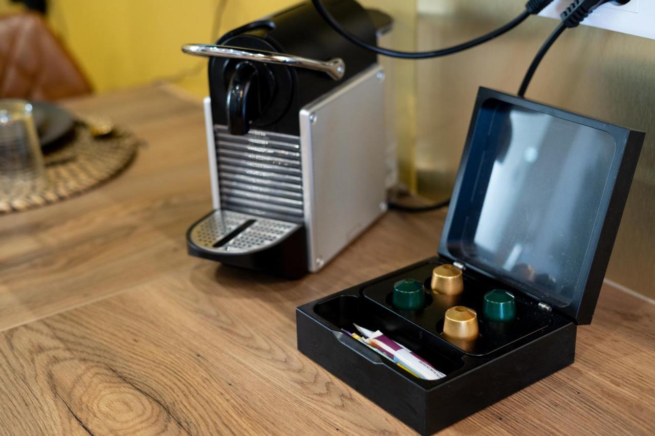 Capsule Premium Balneo & Home Cinema Valenciennes Exteriör bild