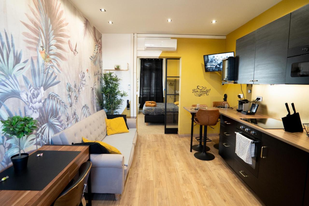 Capsule Premium Balneo & Home Cinema Valenciennes Exteriör bild