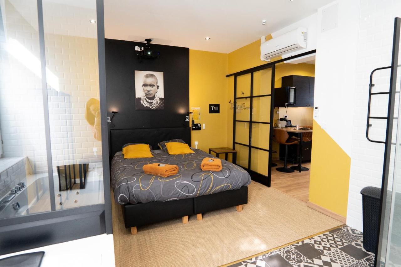 Capsule Premium Balneo & Home Cinema Valenciennes Exteriör bild